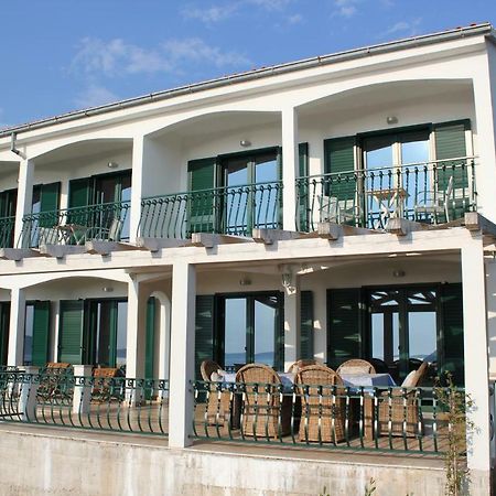 Villa Berg マスリニカ エクステリア 写真